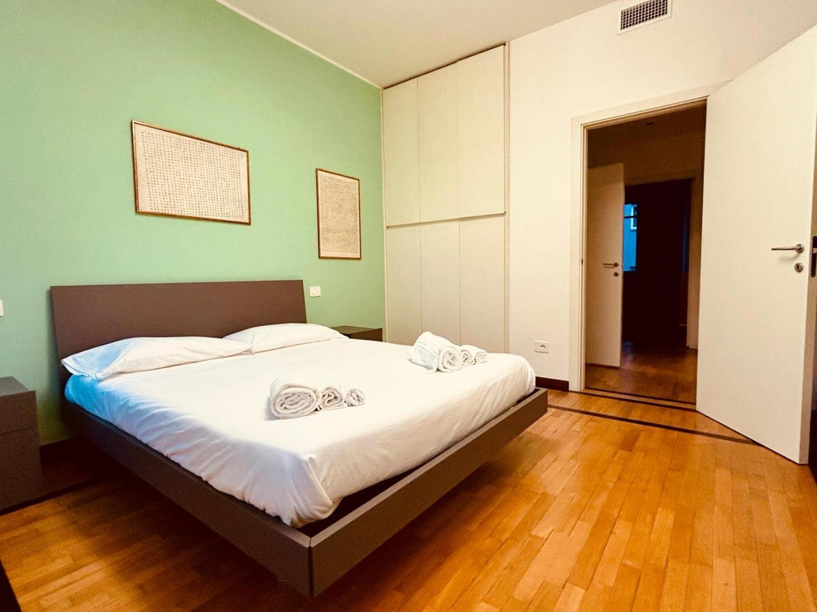 Apartamento Kibilu - Via Medaglie D'Oro Centro Citta Con Parcheggio Varese Exterior foto