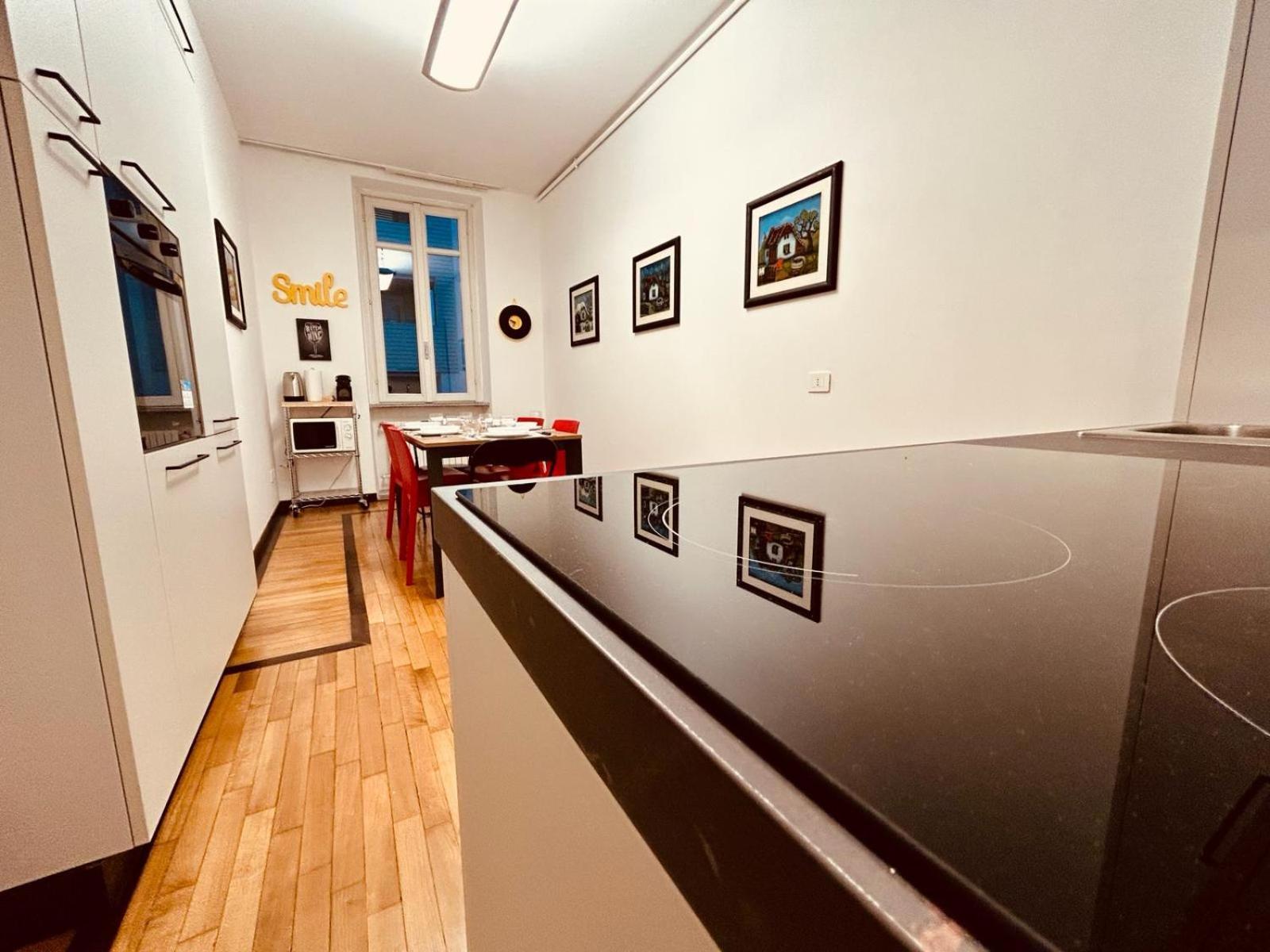 Apartamento Kibilu - Via Medaglie D'Oro Centro Citta Con Parcheggio Varese Exterior foto