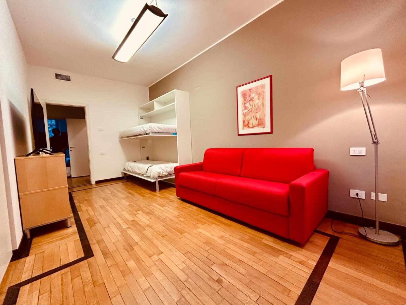 Apartamento Kibilu - Via Medaglie D'Oro Centro Citta Con Parcheggio Varese Exterior foto